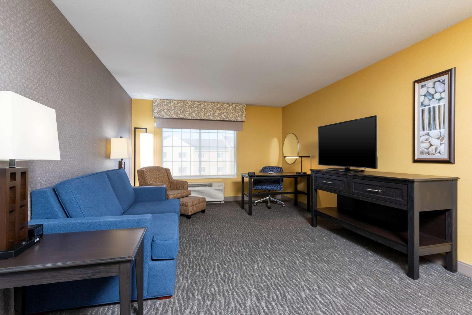 Hampton Inn Holland Bagian luar foto