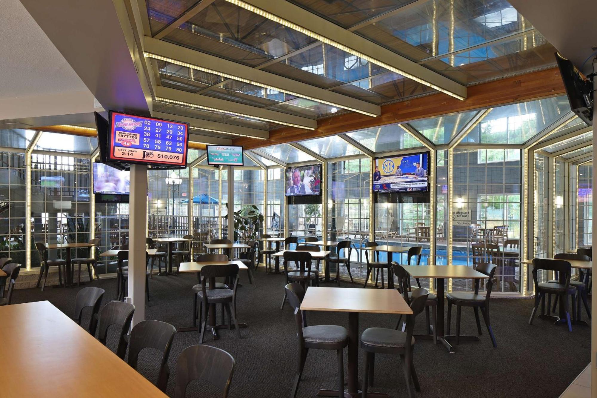 Hampton Inn Holland Bagian luar foto